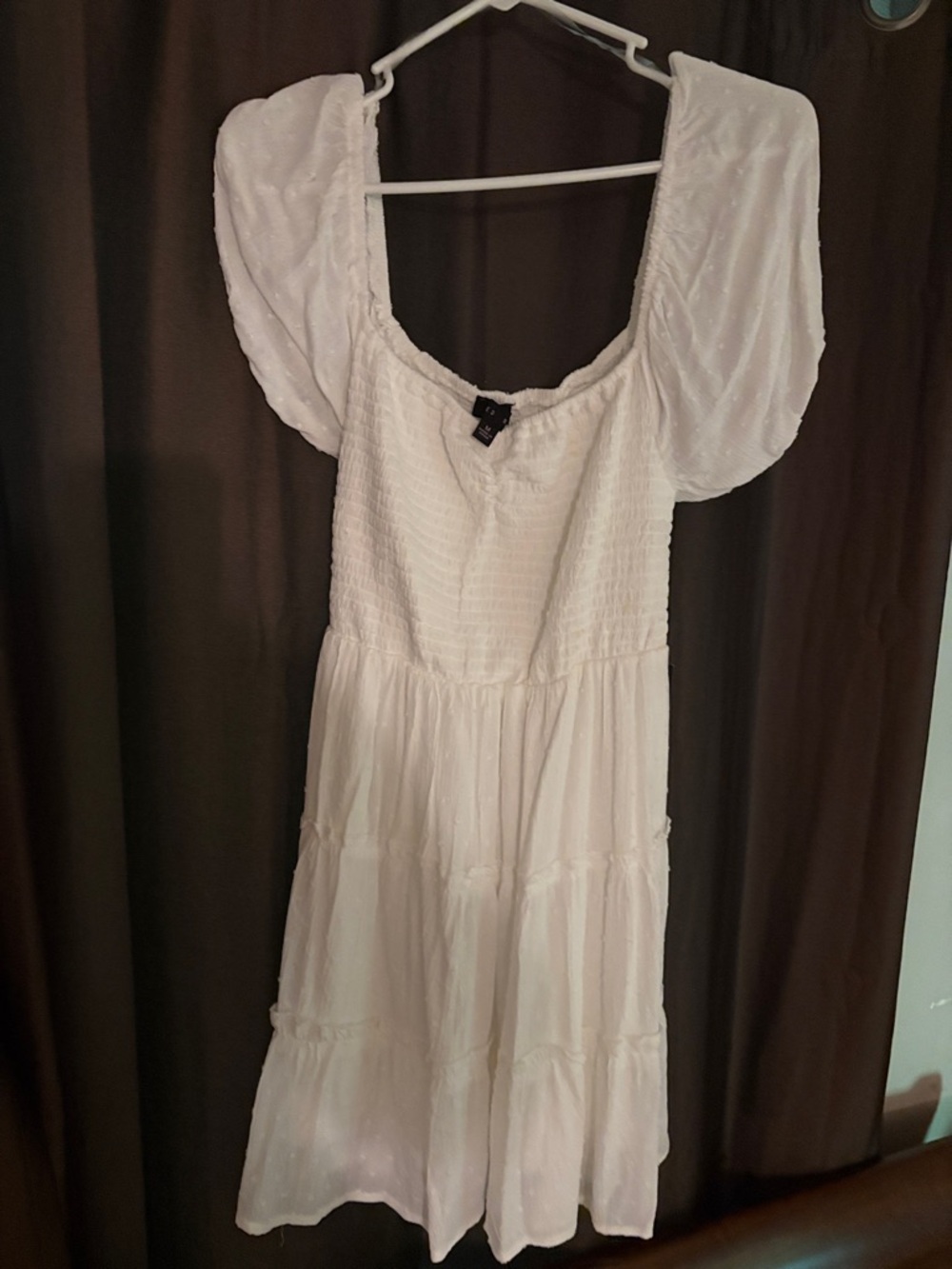 Women’s White Puff-Sleeve Smocked Midi Dress